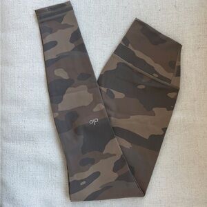 Alo Yoga Camo Leggings